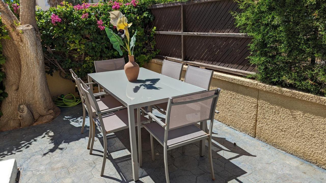 Stylish Garden Apartment At Paphos Harbour المظهر الخارجي الصورة