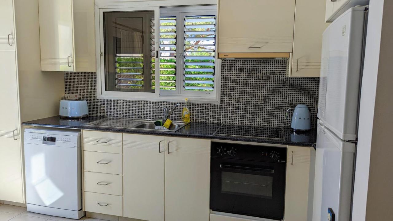 Stylish Garden Apartment At Paphos Harbour المظهر الخارجي الصورة
